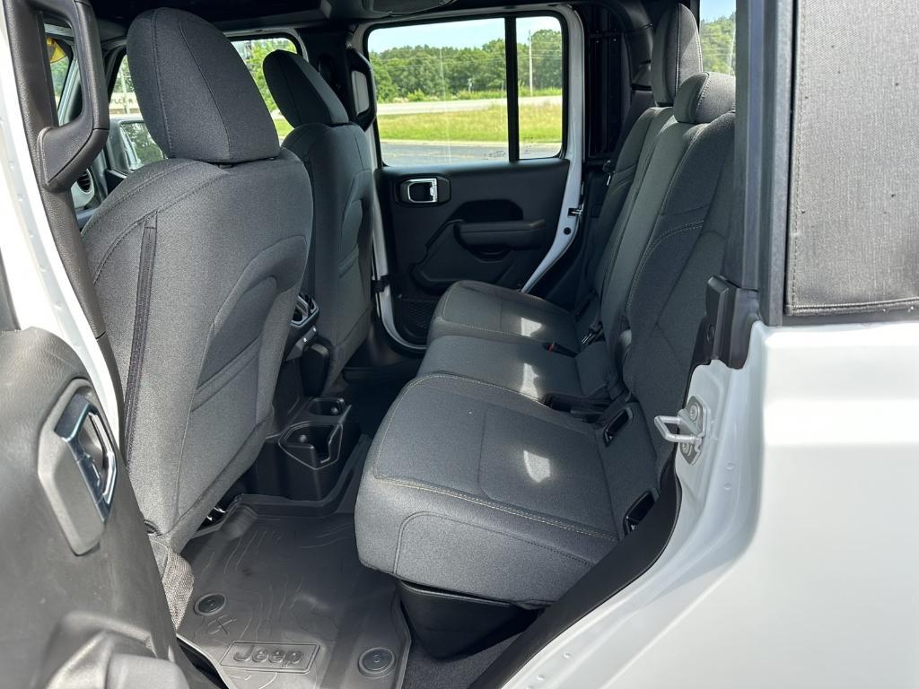 new 2025 Jeep Gladiator car, priced at $38,557