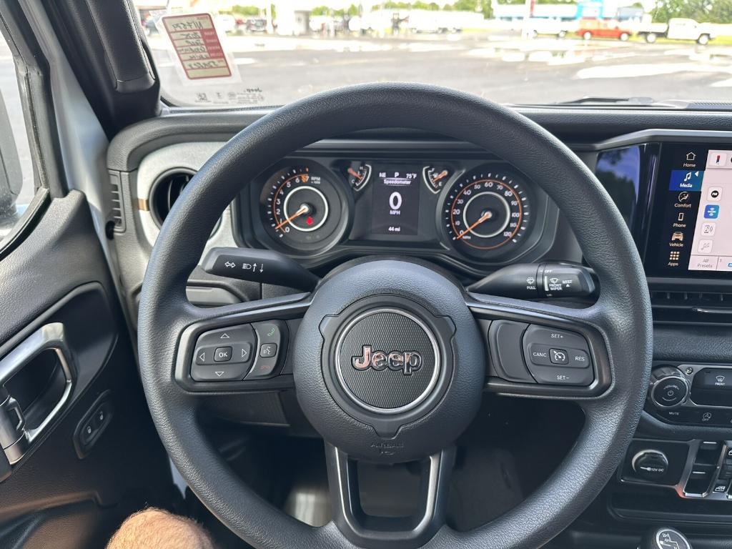 new 2025 Jeep Gladiator car, priced at $38,557