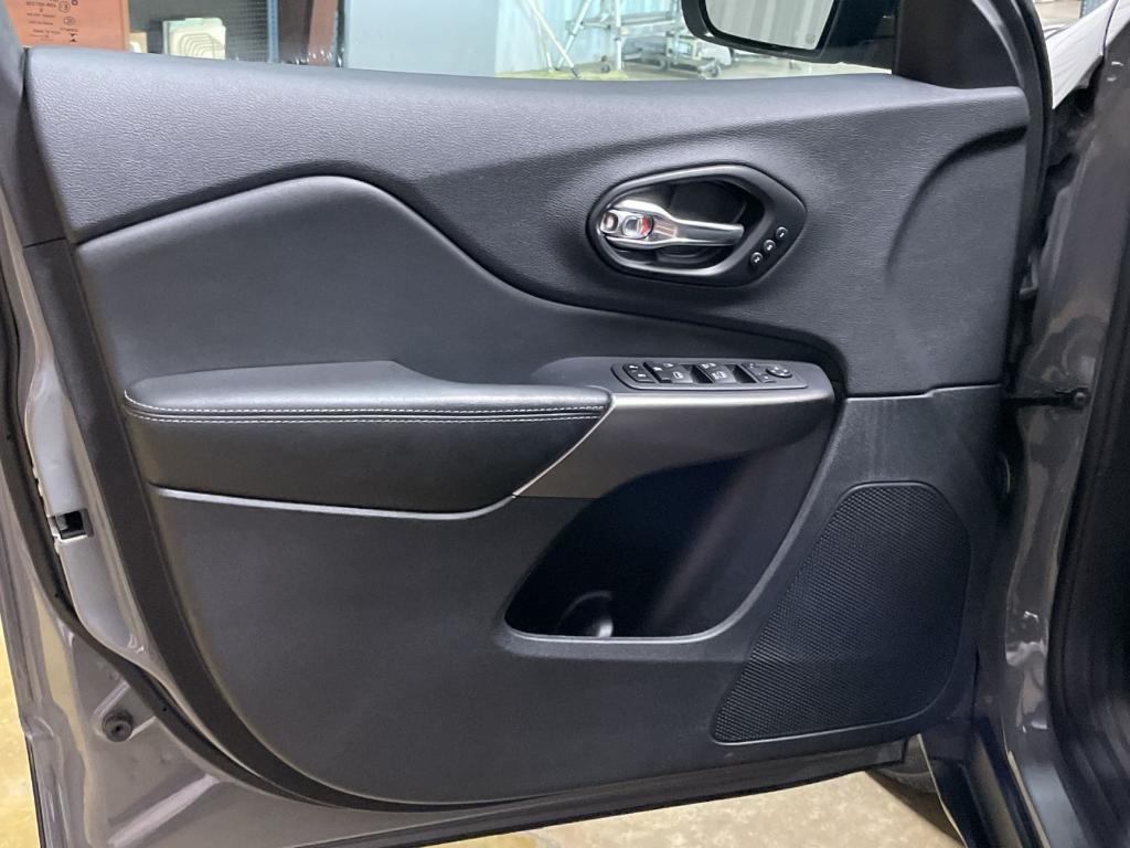 used 2022 Jeep Cherokee car, priced at $24,999