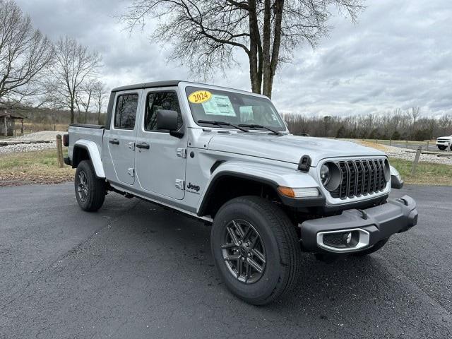 new 2024 Jeep Gladiator car, priced at $55,108