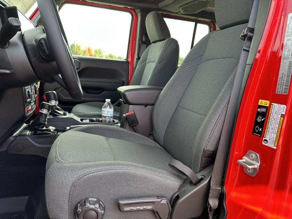new 2025 Jeep Wrangler car, priced at $54,580
