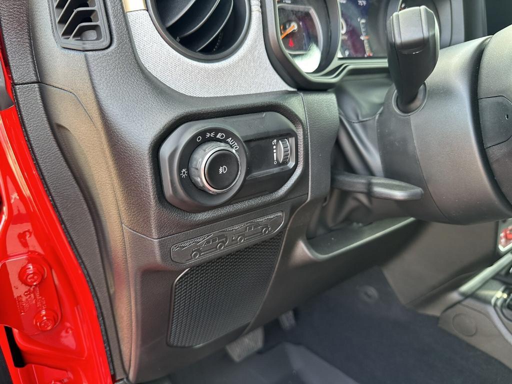 new 2025 Jeep Wrangler car, priced at $54,580