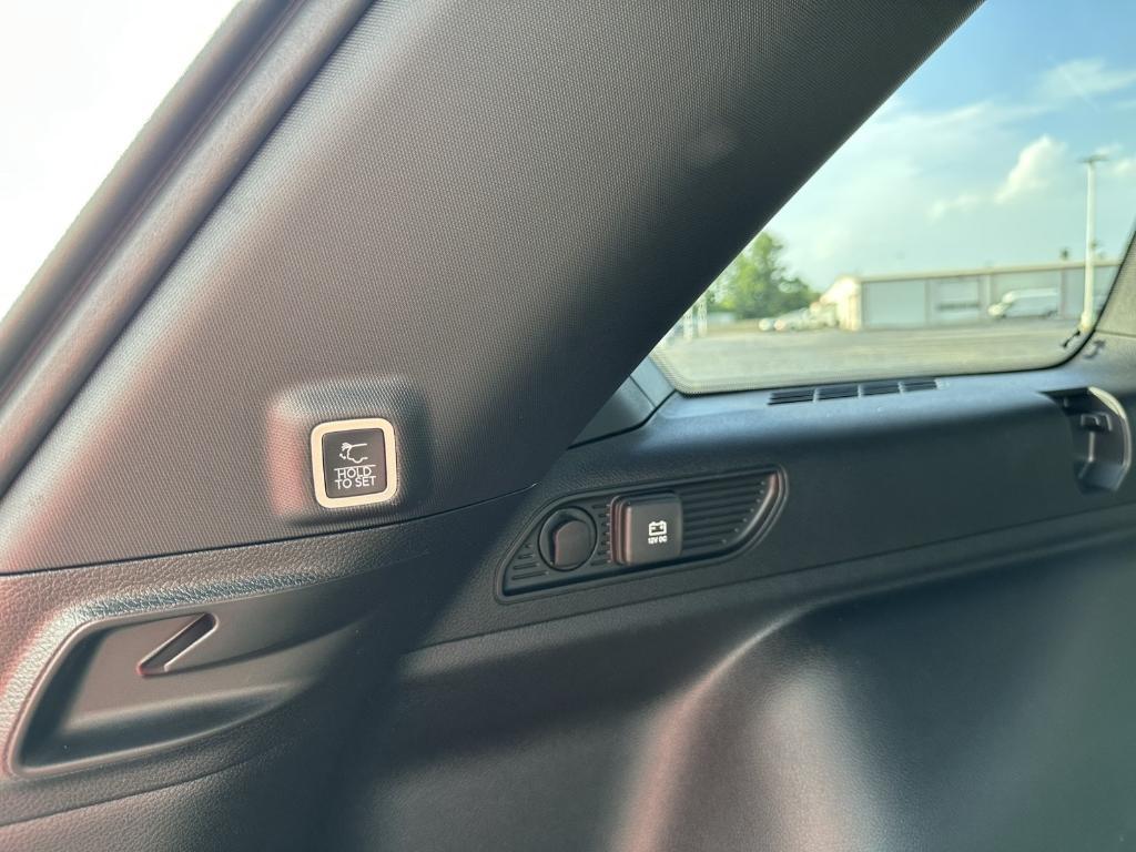 new 2025 Jeep Grand Cherokee car, priced at $42,914