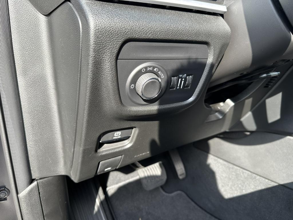 new 2025 Jeep Grand Cherokee car, priced at $42,914