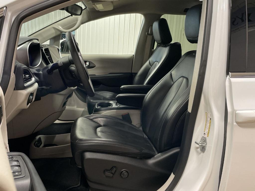 used 2023 Chrysler Pacifica car, priced at $31,698