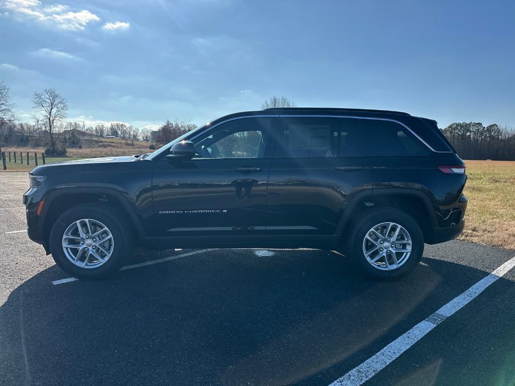 new 2025 Jeep Grand Cherokee car, priced at $36,175