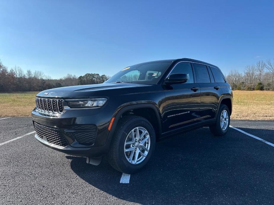 new 2025 Jeep Grand Cherokee car, priced at $37,175