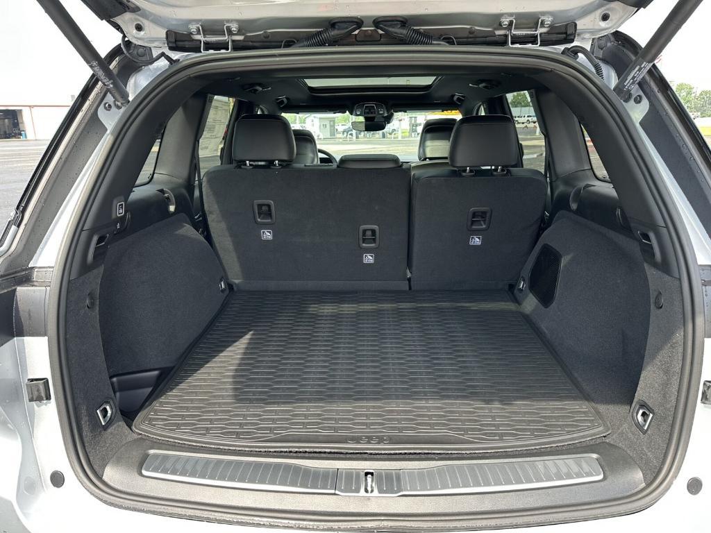 new 2025 Jeep Grand Cherokee car, priced at $57,525