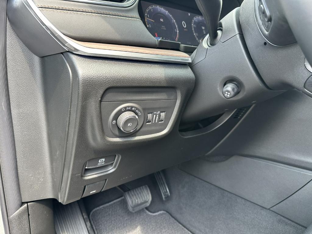 new 2025 Jeep Grand Cherokee car, priced at $57,525