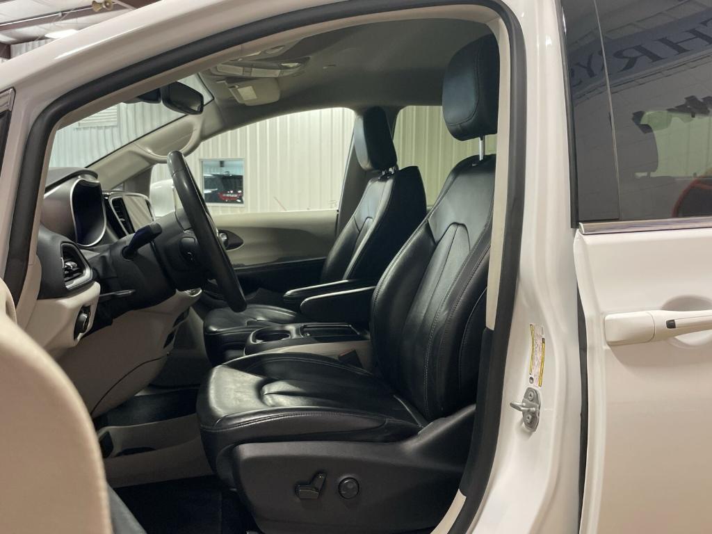 used 2022 Chrysler Pacifica car, priced at $25,995