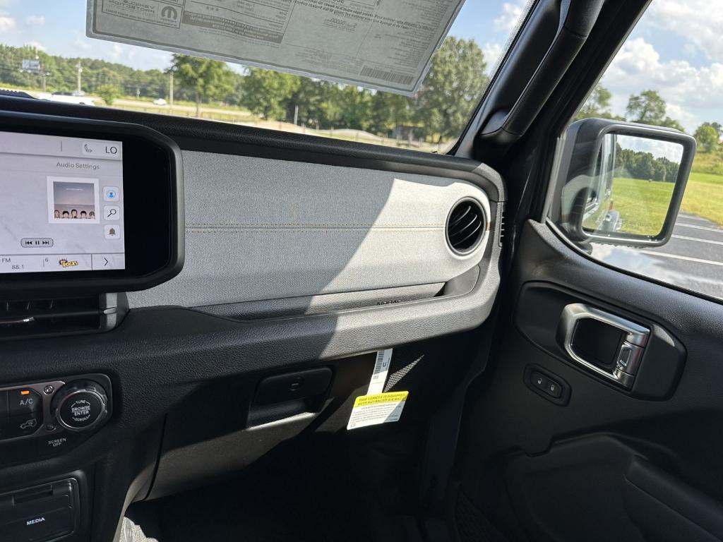 new 2025 Jeep Wrangler car, priced at $54,580
