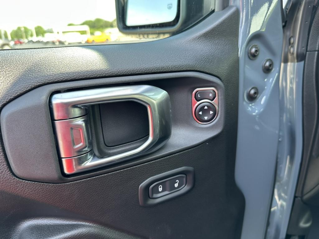 new 2025 Jeep Wrangler car, priced at $54,580