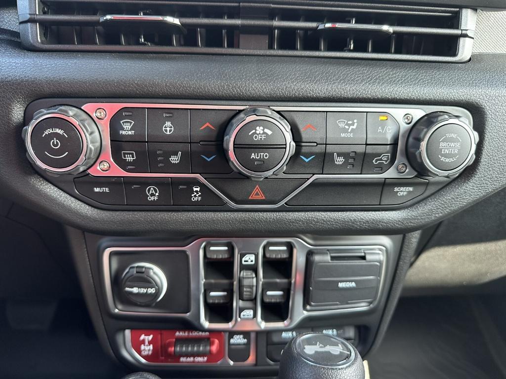 new 2025 Jeep Wrangler car, priced at $54,580