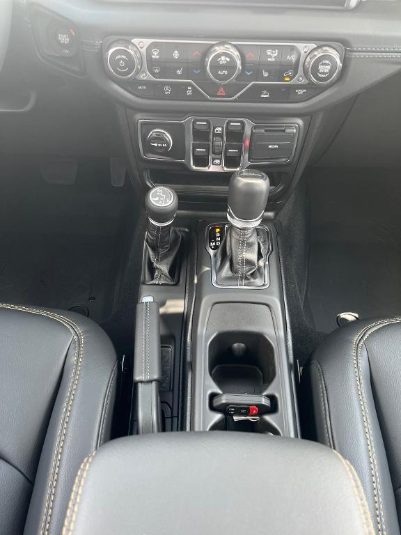 new 2025 Jeep Gladiator car, priced at $48,222