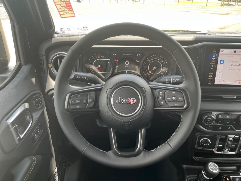 new 2025 Jeep Gladiator car, priced at $48,222