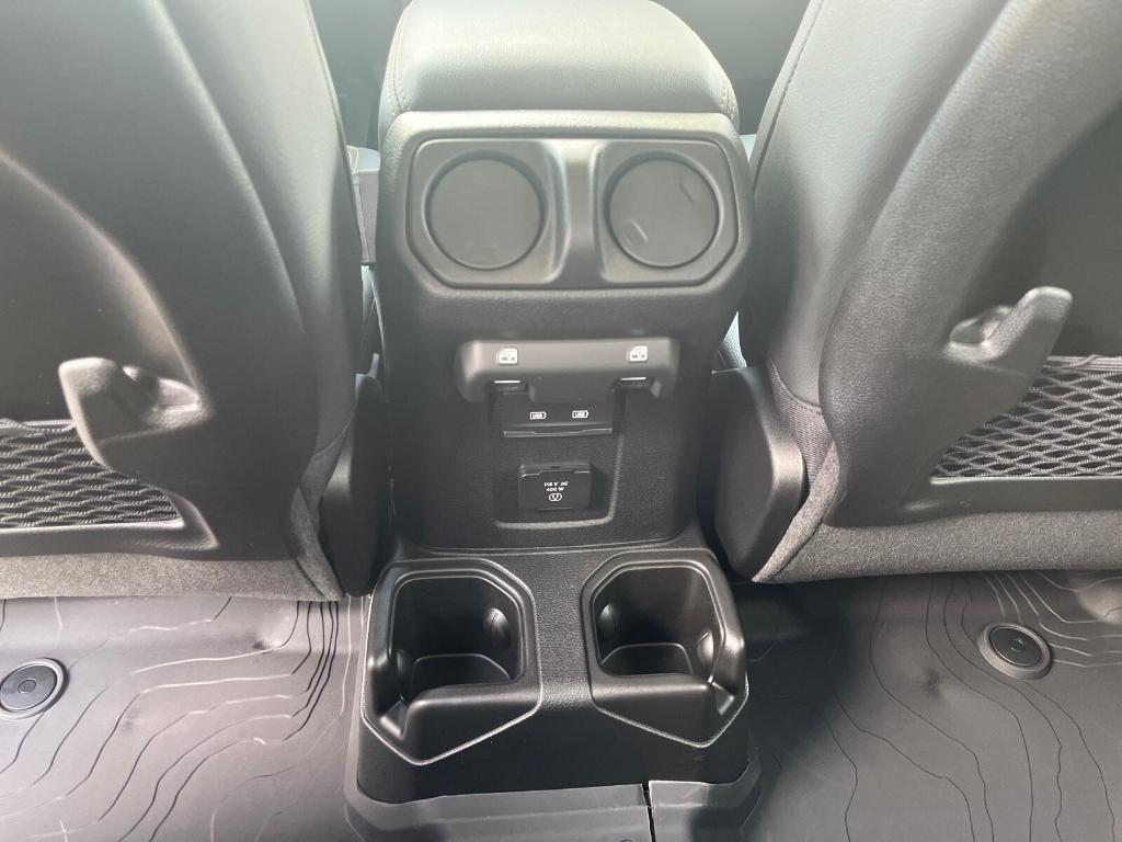 new 2025 Jeep Gladiator car, priced at $48,222