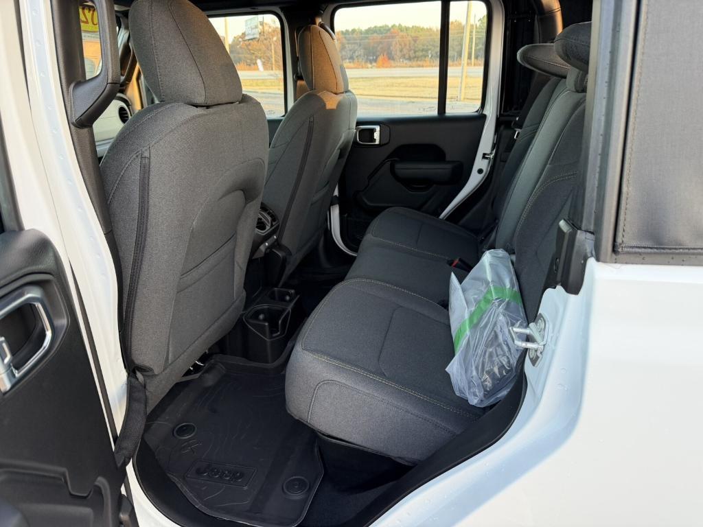 new 2026 Jeep Gladiator car, priced at $41,998