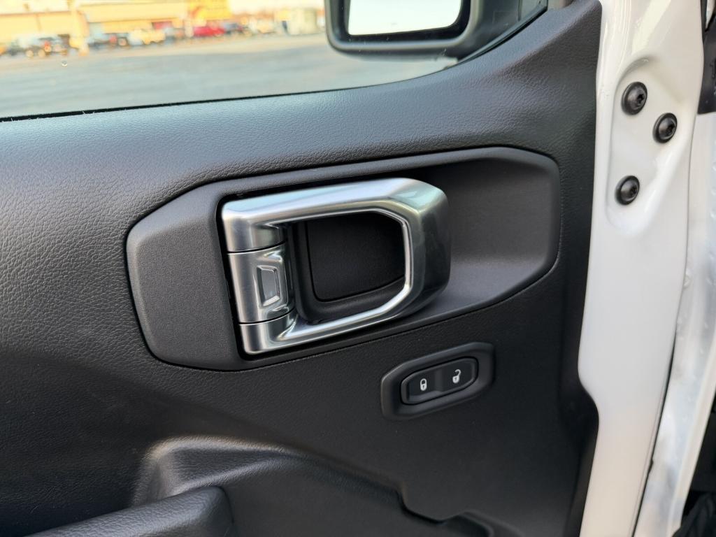 new 2026 Jeep Gladiator car, priced at $41,998