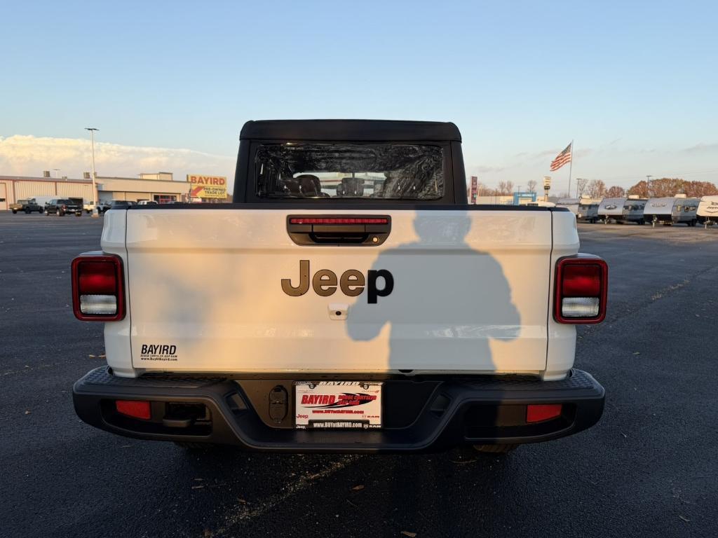 new 2026 Jeep Gladiator car, priced at $41,998