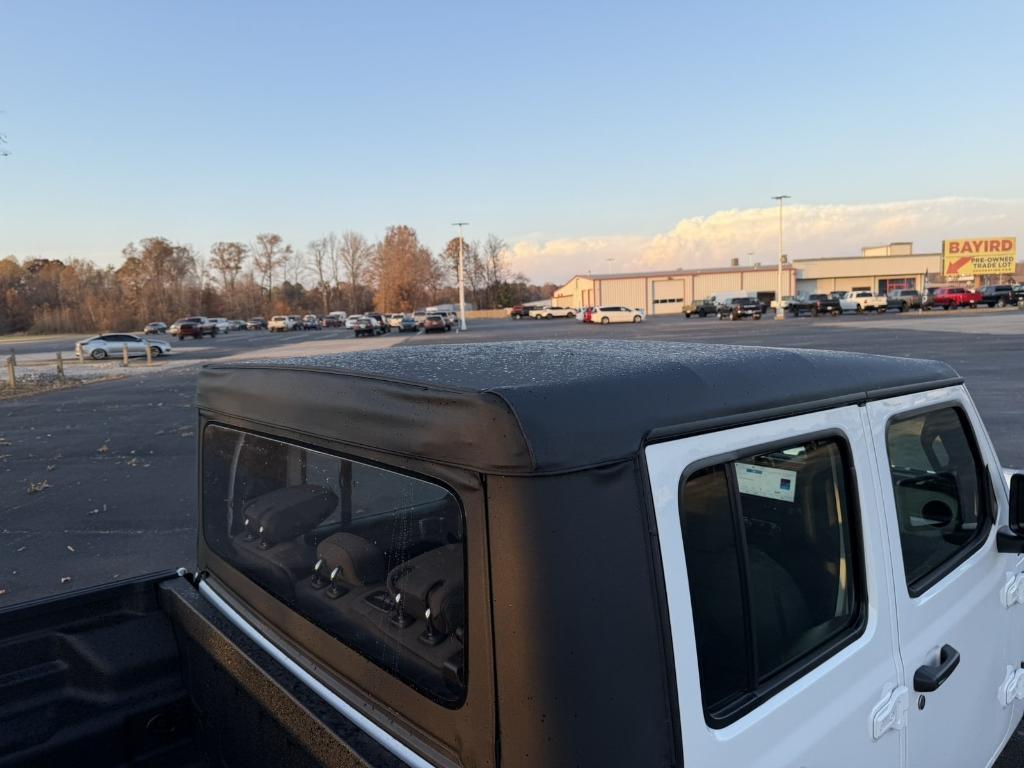 new 2026 Jeep Gladiator car, priced at $41,998