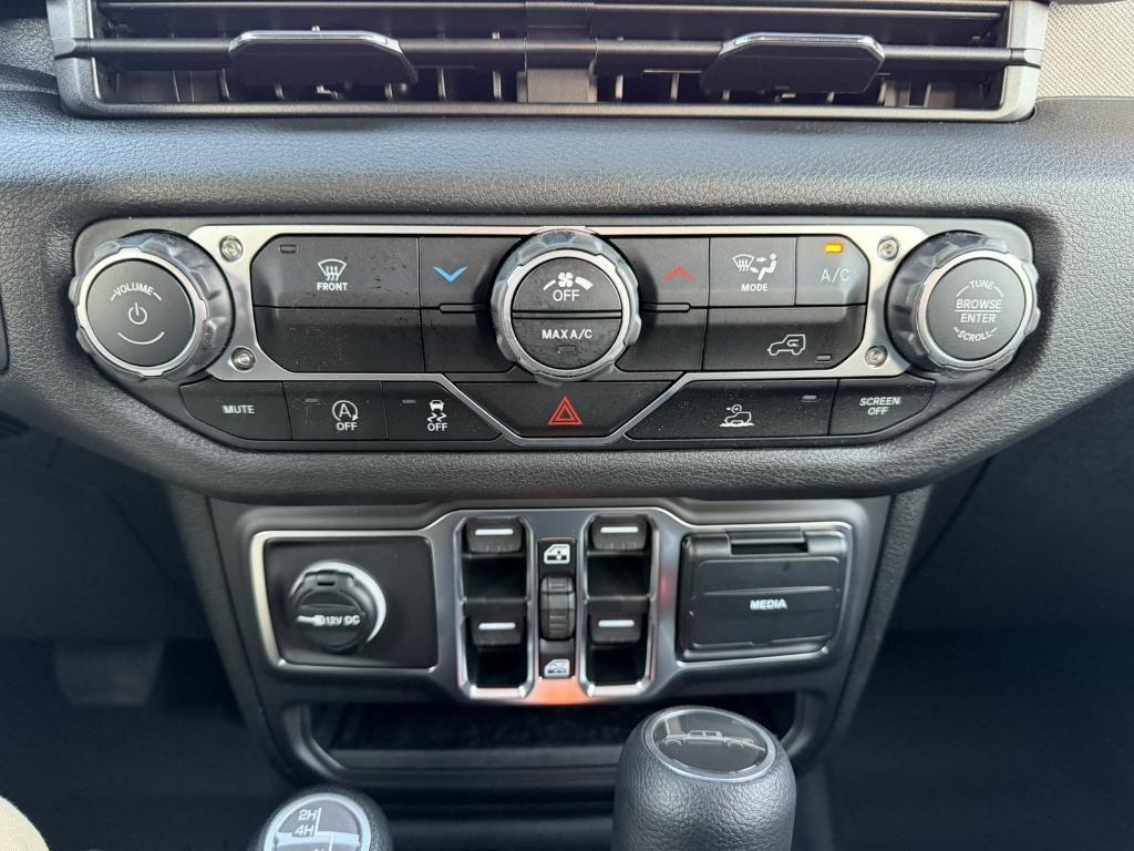 new 2026 Jeep Gladiator car, priced at $41,998