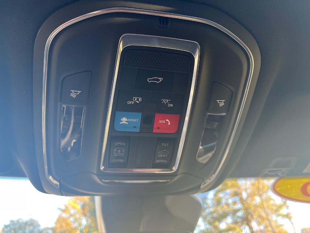 new 2025 Jeep Grand Cherokee L car, priced at $40,643