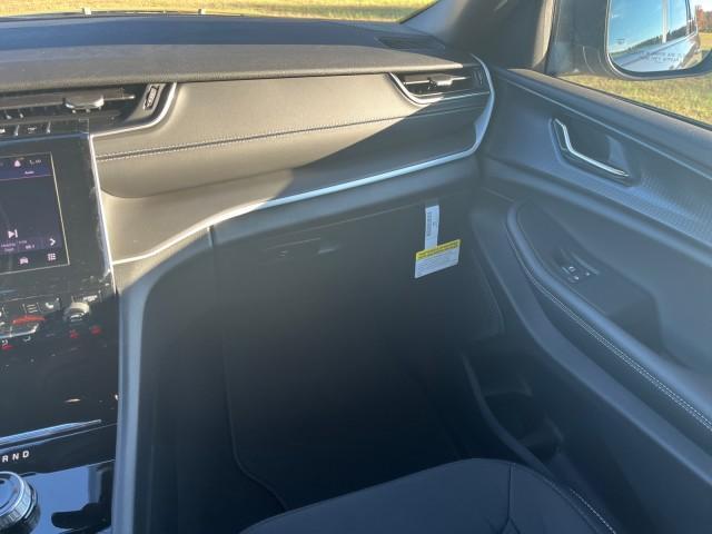 new 2025 Jeep Grand Cherokee L car, priced at $40,643