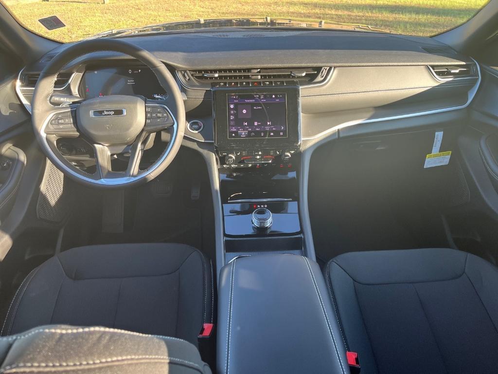 new 2025 Jeep Grand Cherokee L car, priced at $40,643