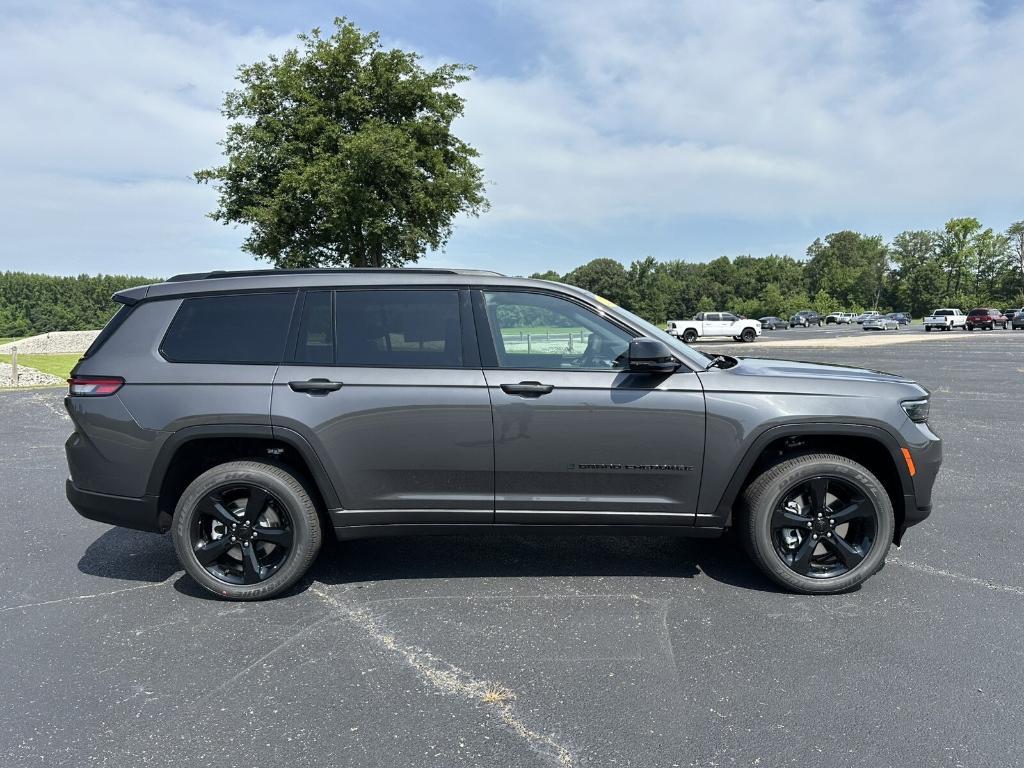 new 2025 Jeep Grand Cherokee L car, priced at $45,717
