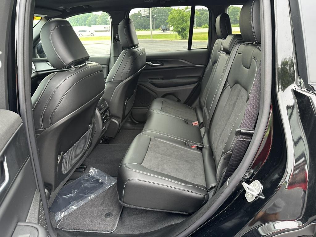 new 2025 Jeep Grand Cherokee car, priced at $43,355