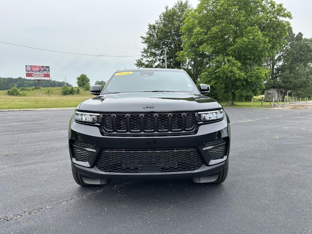 new 2025 Jeep Grand Cherokee car, priced at $43,355