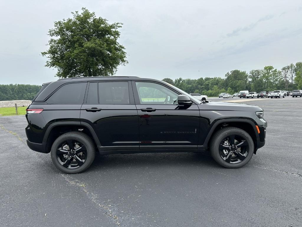 new 2025 Jeep Grand Cherokee car, priced at $43,355