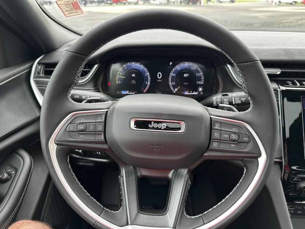 new 2025 Jeep Grand Cherokee car, priced at $43,355