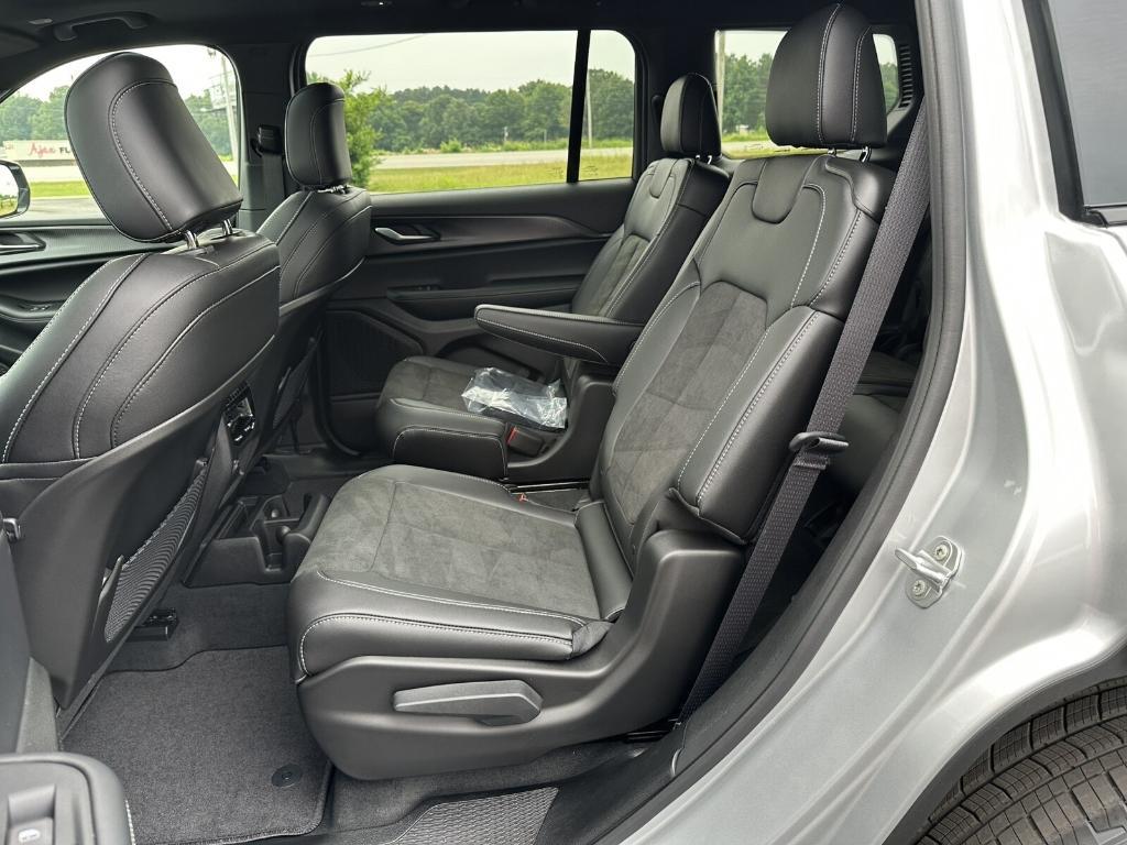 new 2025 Jeep Grand Cherokee L car, priced at $44,072