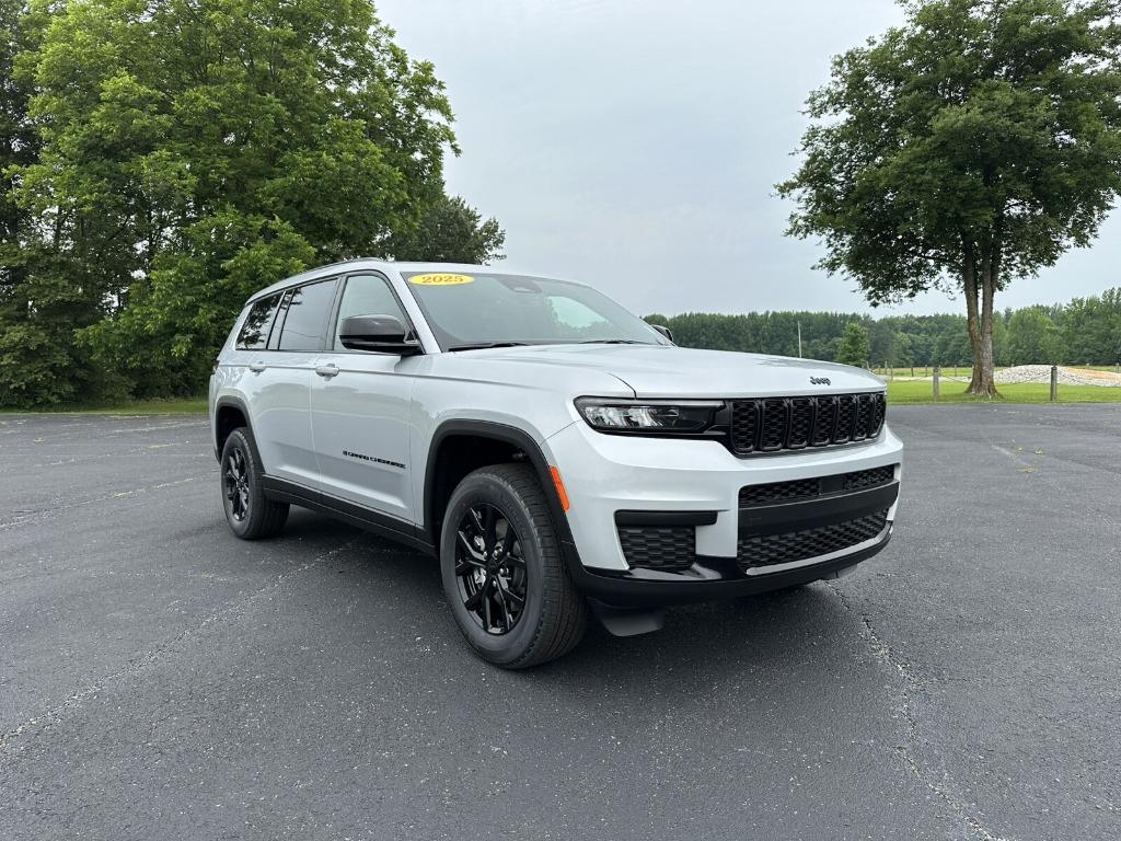 new 2025 Jeep Grand Cherokee L car, priced at $44,072