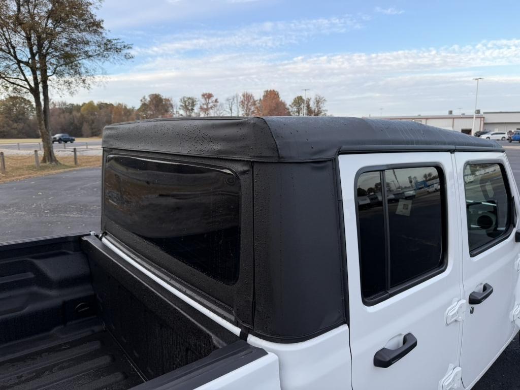 new 2026 Jeep Gladiator car