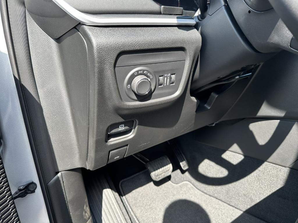 new 2025 Jeep Grand Cherokee car, priced at $41,458
