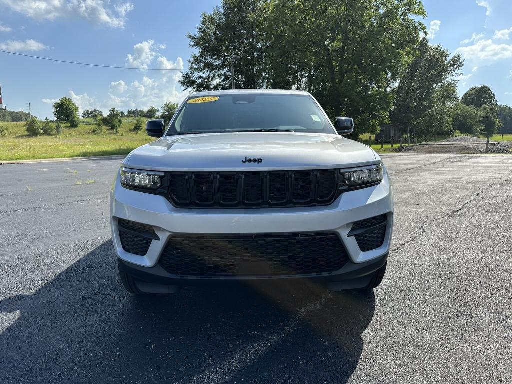 new 2025 Jeep Grand Cherokee car, priced at $41,458