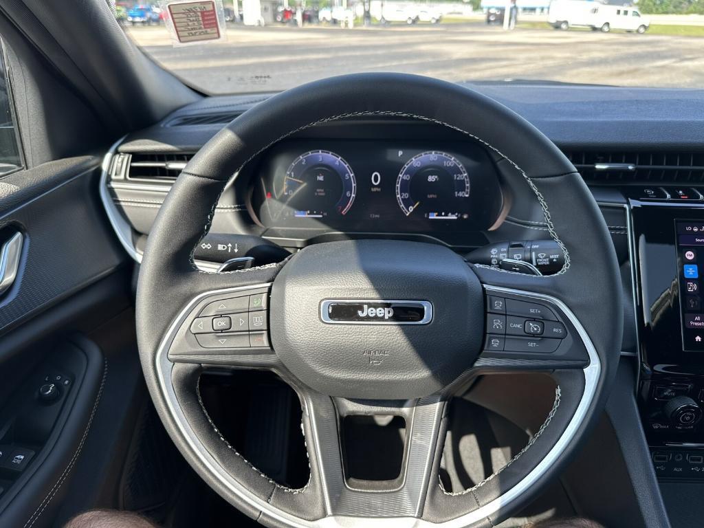 new 2025 Jeep Grand Cherokee car, priced at $41,458