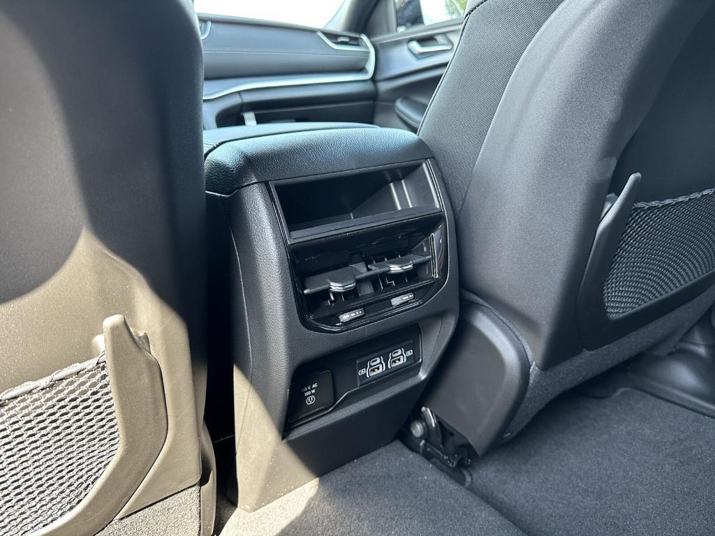 new 2025 Jeep Grand Cherokee car, priced at $41,458