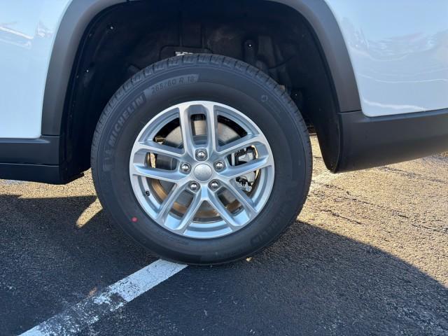 new 2025 Jeep Grand Cherokee L car, priced at $40,253