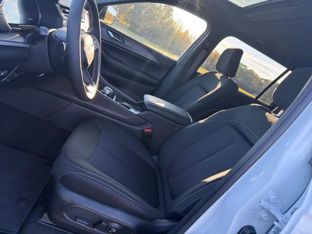 new 2025 Jeep Grand Cherokee L car, priced at $40,253