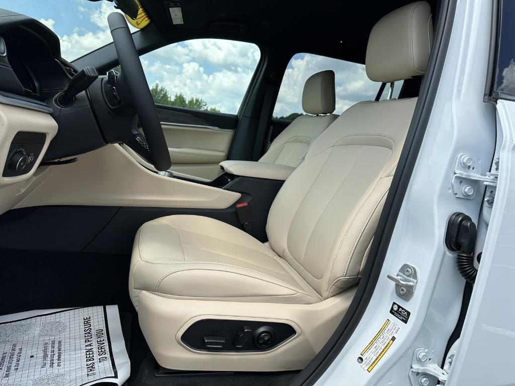 new 2025 Jeep Grand Cherokee L car, priced at $44,316