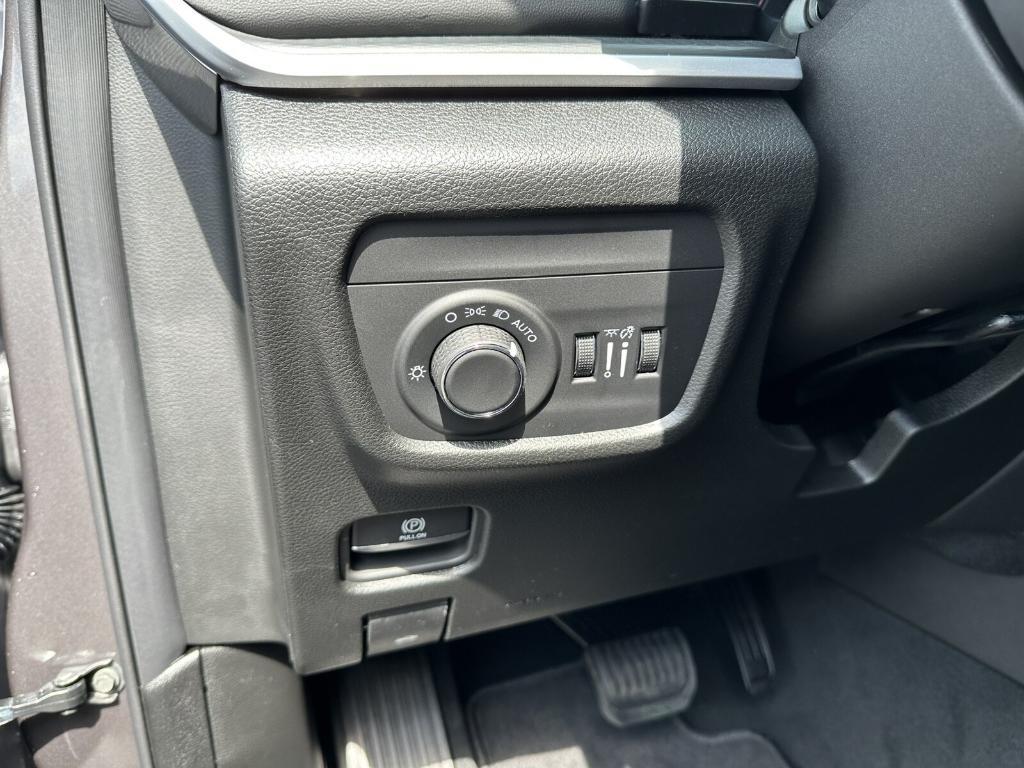 new 2025 Jeep Grand Cherokee L car, priced at $41,085