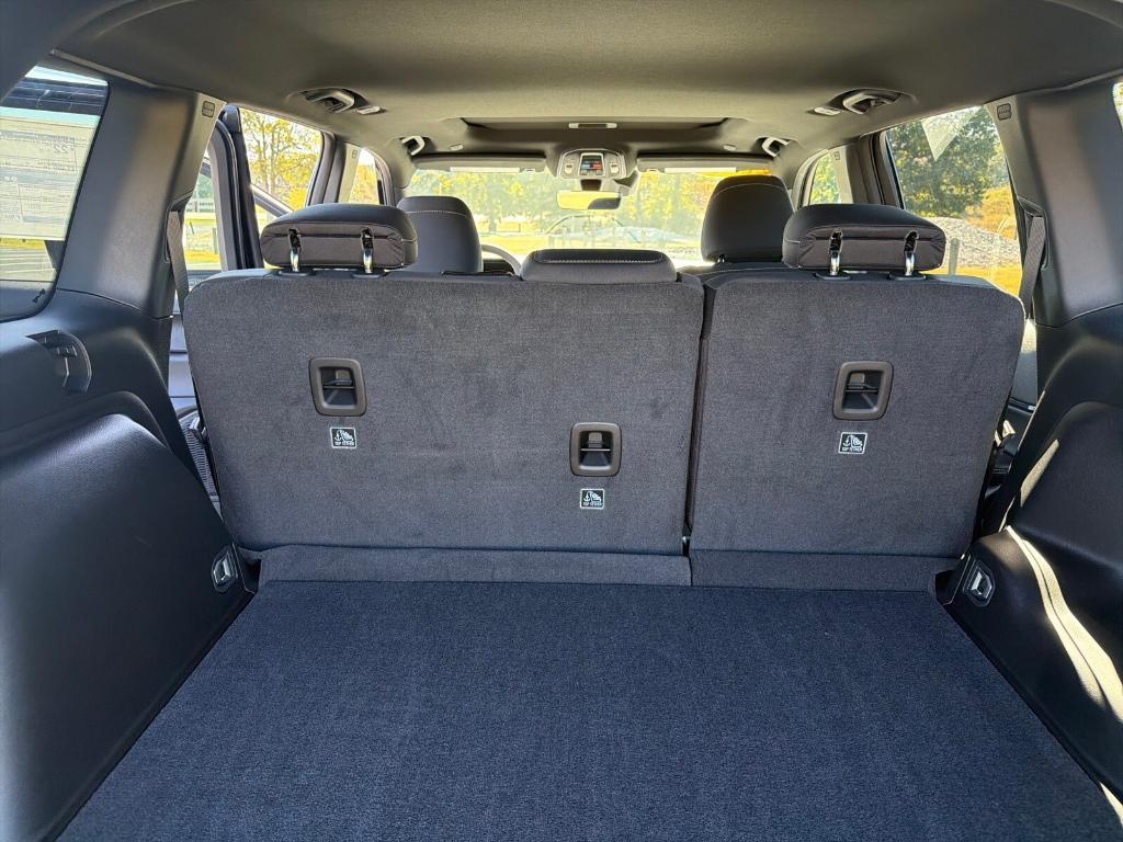 new 2025 Jeep Grand Cherokee car, priced at $37,348