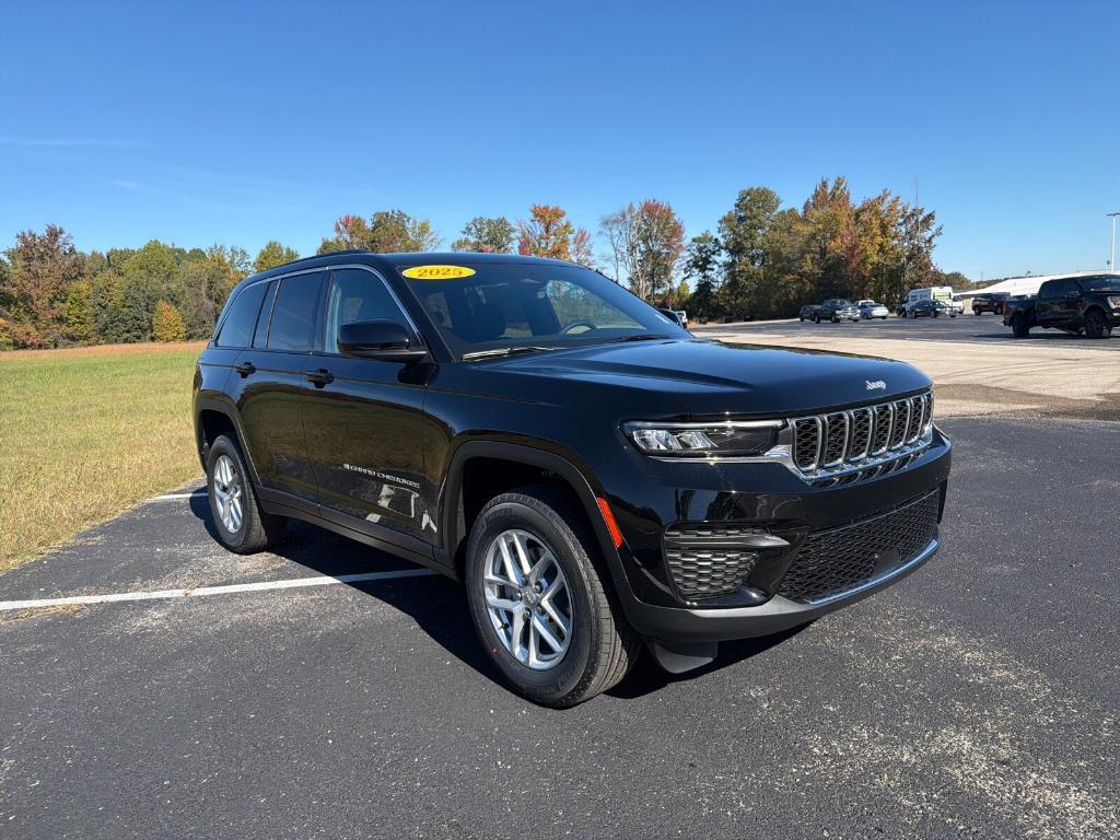 new 2025 Jeep Grand Cherokee car, priced at $37,348