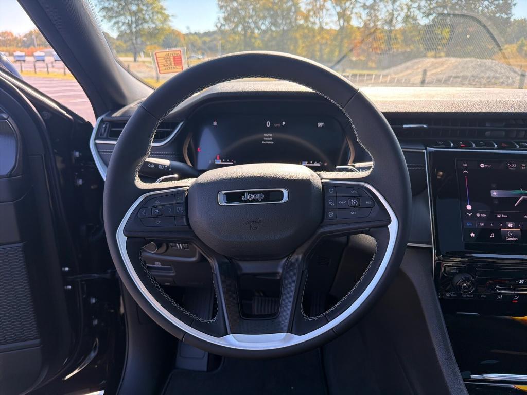 new 2025 Jeep Grand Cherokee car, priced at $37,348