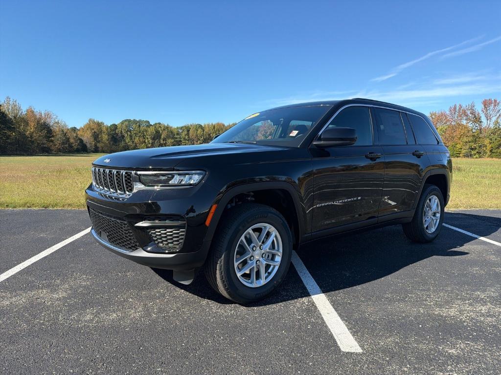 new 2025 Jeep Grand Cherokee car, priced at $37,348