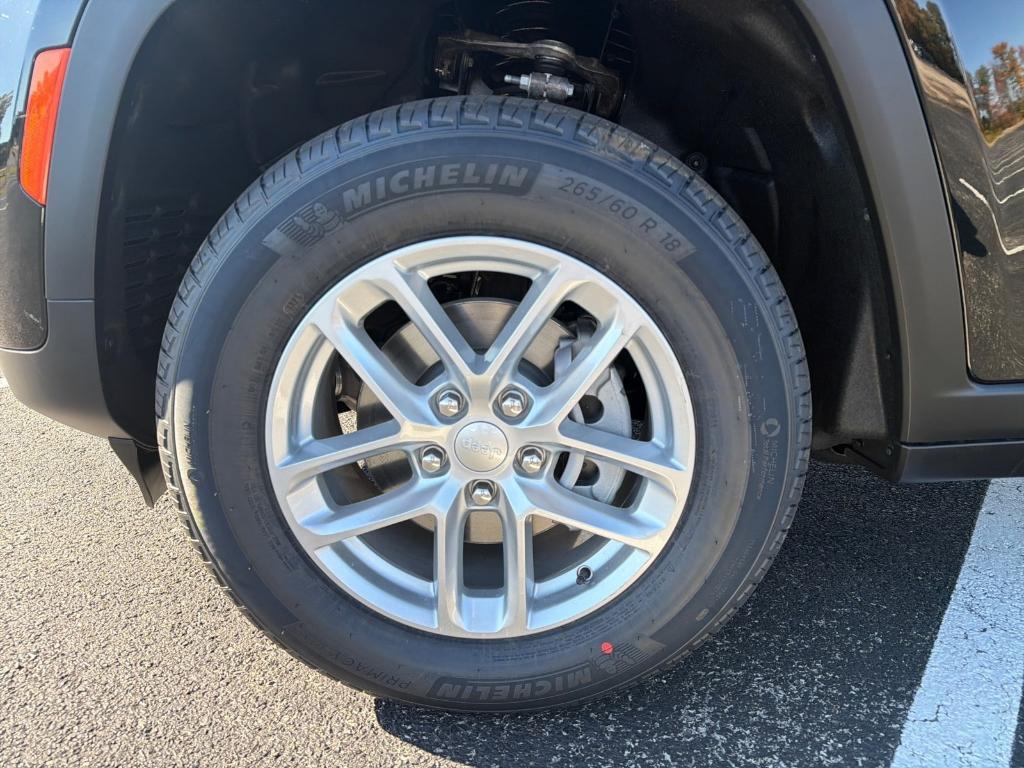 new 2025 Jeep Grand Cherokee car, priced at $32,547