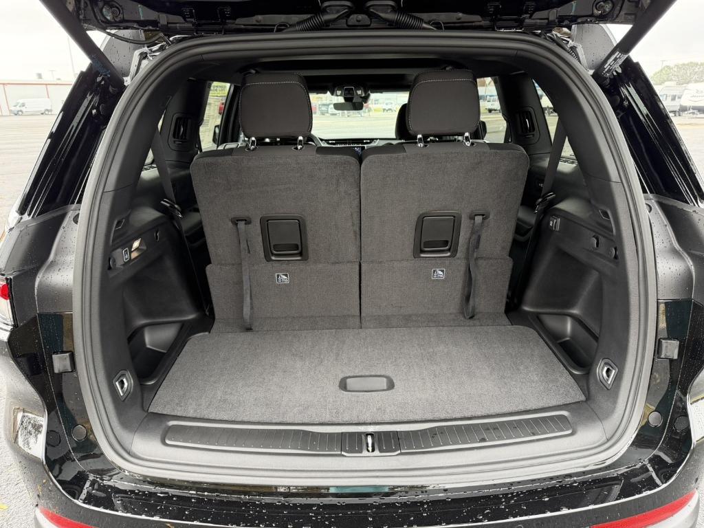 new 2025 Jeep Grand Cherokee L car, priced at $40,643